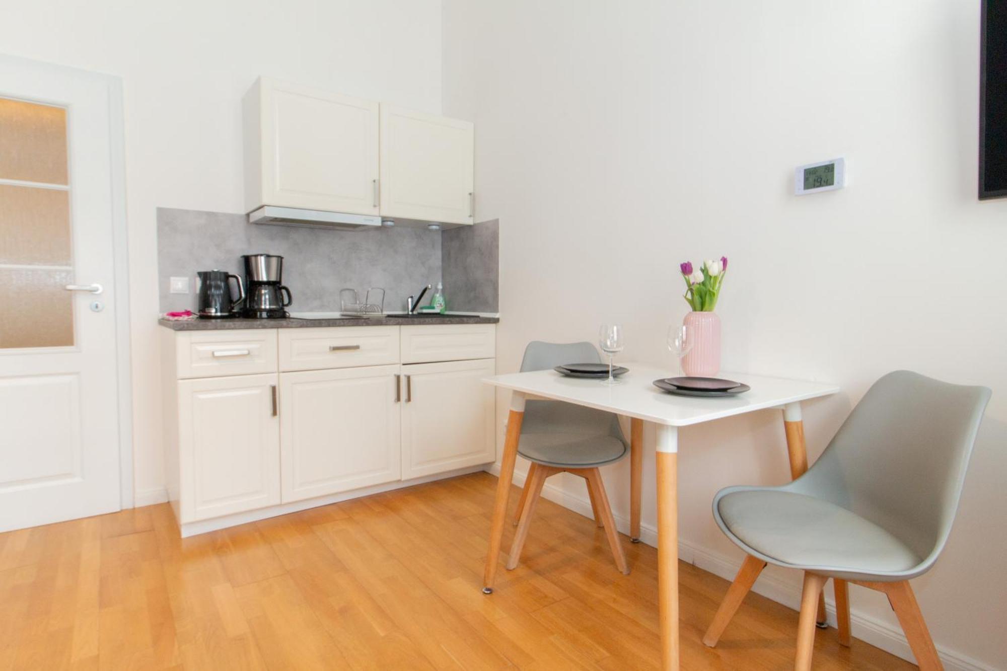 Stay Inn Apartments Stepanska Prag Exterior foto